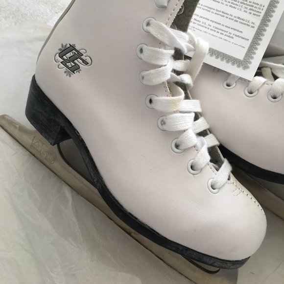 Girl CCM Skate Size 13 - Picture 2 of 5